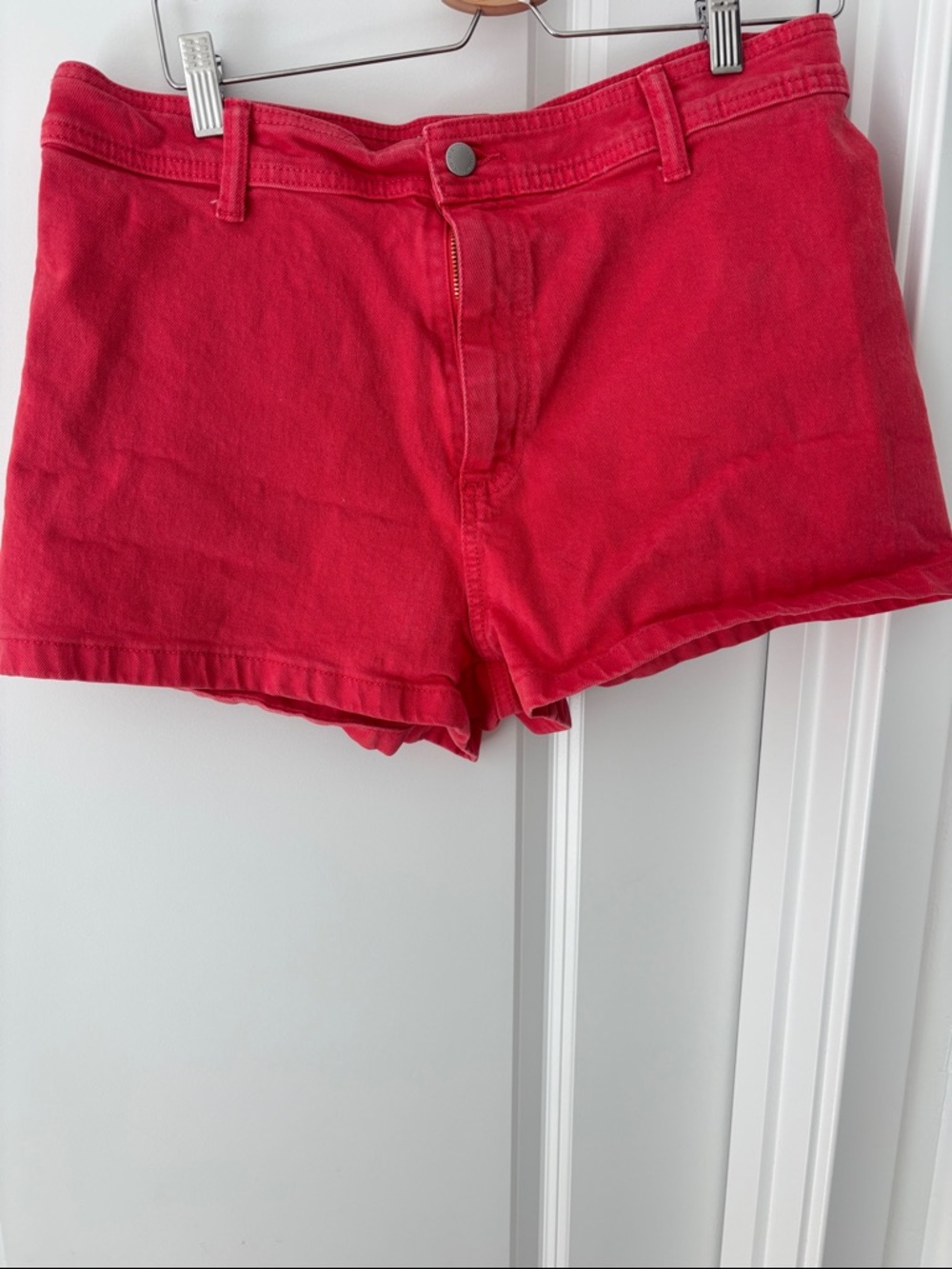 Women’s Universal Thread coral sailor shorts size 12- never worn!